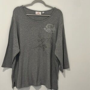 Gray top quarter length, sleeves, rose, rhinestone design.